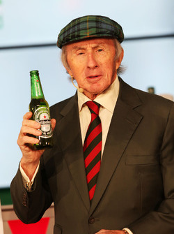 Джеки Стюарт, во время объявления о начале спонсорства Heineken