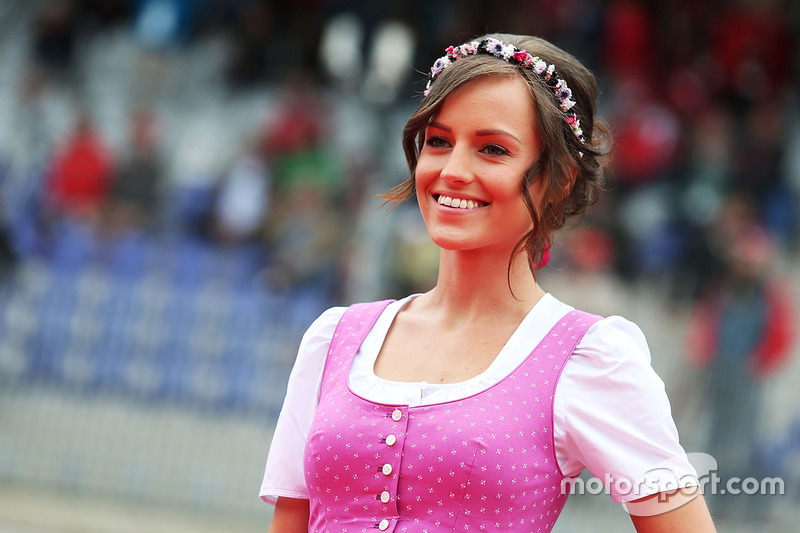 Formula Una - Girl bei der Fahrerparade