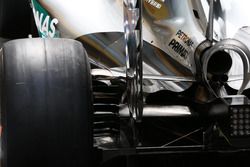 Mercedes, narrow eng cover and difuser detail