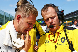 Kevin Magnussen, Renault Sport F1 Team on the grid