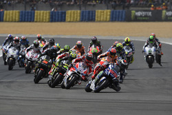 Старт: Хорхе Лоренсо, Yamaha Factory Racing лидирует