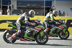 Jonathan Rea, Kawasaki Racing; Tom Sykes, Kawasaki Racing