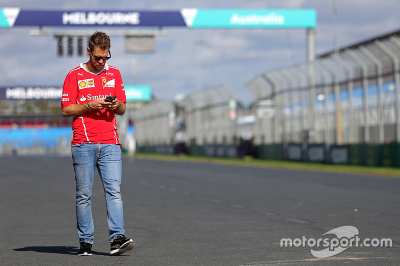 Trackwalk: Sebastian Vettel, Ferrari