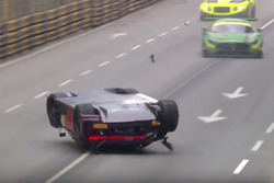 Laurens Vanthoor, Audi Sport Team WRT Audi R8 LMS crasht