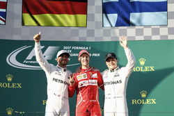 Lewis Hamilton, Mercedes AMG, Sebastian Vettel, Ferrari y Valtteri Bottas, Mercedes AMG en el podium