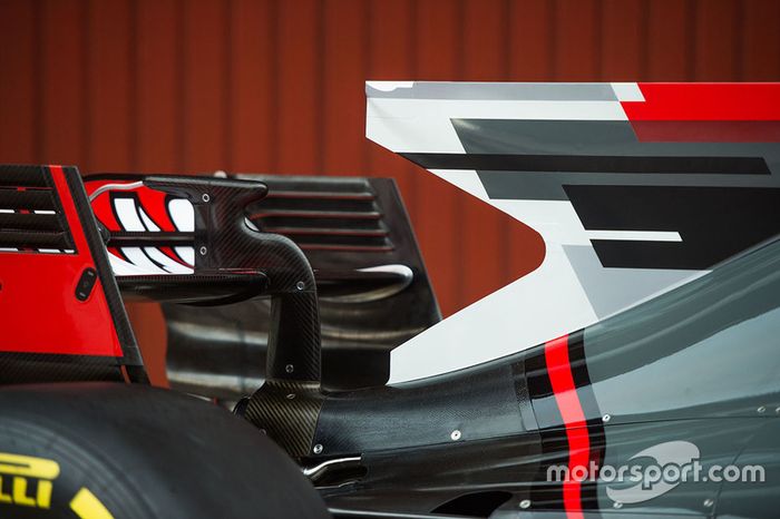 Haas F1 Team VF-17, detalle del alerón trasero