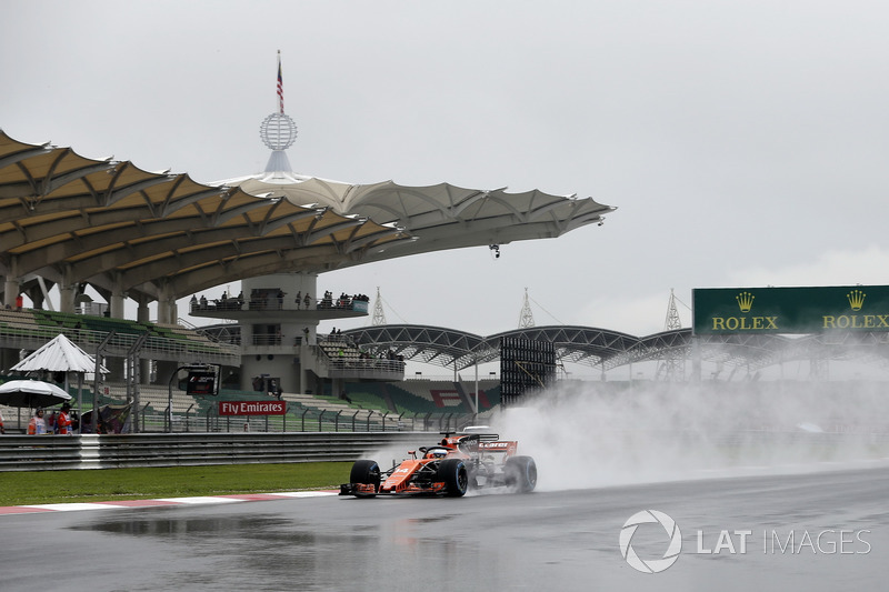 Фернандо Алонсо, McLaren MCL32, з Halo