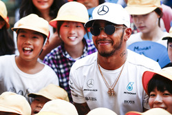 Lewis Hamilton, Mercedes AMG F1, meets fans in the pits