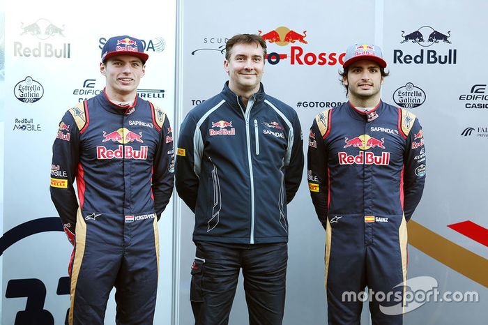 Max Verstappen, Scuderia Toro Rosso con James Key, Scuderia Toro Rosso Director Técnico y Carlos Sainz Jr., Scuderia Toro Rosso