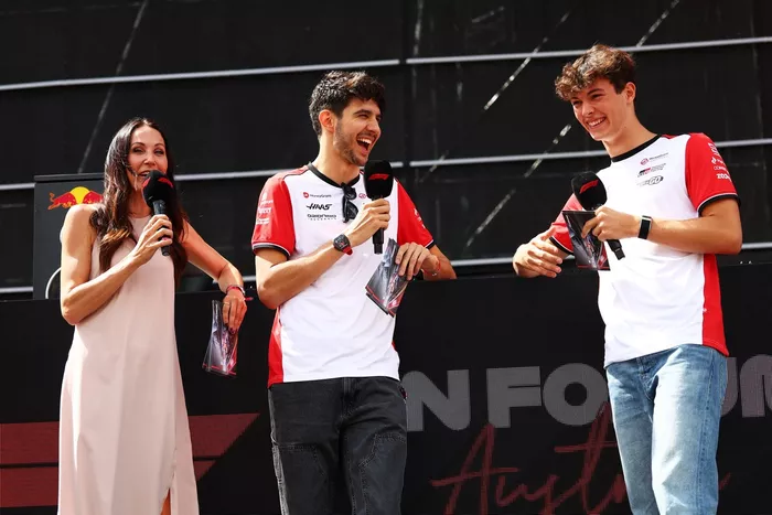 Esteban Ocon, Haas F1 Team, Oliver Bearman, Haas F1 Team