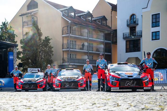 Thierry Neuville, Martijn Wydaeghe, Hyundai World Rally Team Hyundai i20 N Rally1, Ott Tänak, Martin Järveoja, Hyundai World Rally Team Hyundai i20 N Rally1, Adrien Fourmaux, Alexandre Coria, Hyundai World Rally Team Hyundai i20 N Rally1