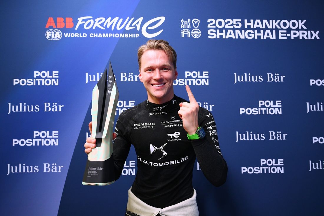 Startujący z pole position Robin Frijns, Envision Racing