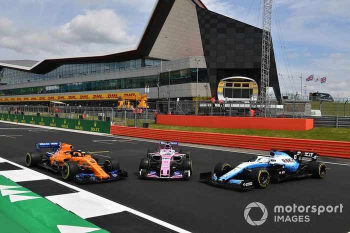 McLaren MCL34, Racing Point RP19 y Williams Racing FW42 en Silverstone