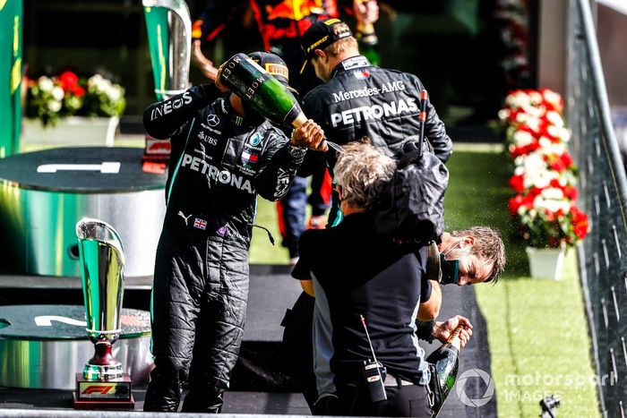 Podio: ganador Lewis Hamilton, Mercedes-AMG F1