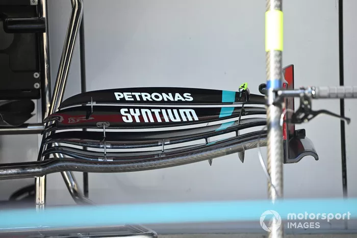 Detalle técnico del Mercedes