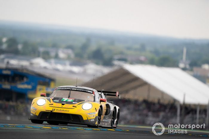 #72 Hub Auto Racing Porsche 911 RSR - 19 LMGTE Pro, Dries Vanthoor, Alvaro Parente, Maxime Martin
