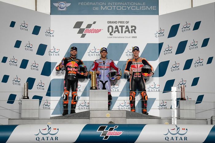 Podio: Ganador de la carrera Enea Bastianini, Gresini Racing MotoGP, segundo Brad Binder, Red Bull KTM Factory Racing, tercero Pol Espargaro, Repsol Honda Team