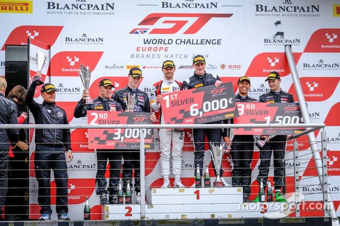 Podio: ganadores #89 Akka ASP Team Mercedes-AMG GT3: Nico Bastian, Thomas Neubauer