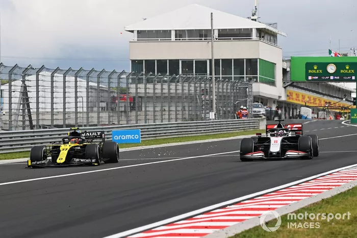 Esteban Ocon, Renault F1 Team R.S.20, Romain Grosjean, Haas VF-20