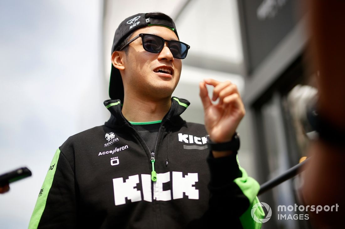 Zhou Guanyu, Stake F1 Team Kick Sauber