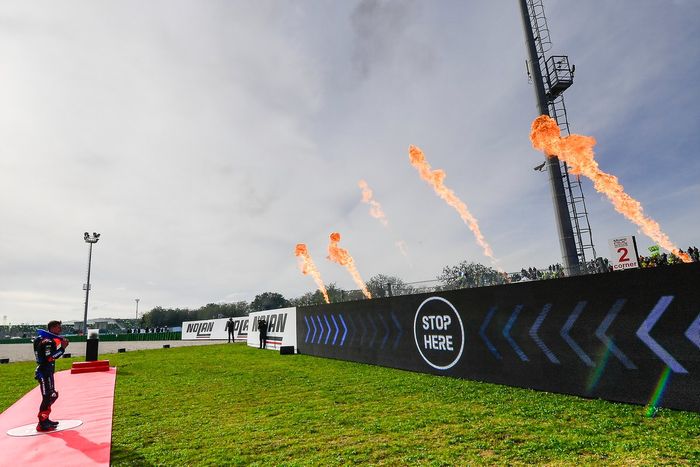 El Campeón del Mundo Fabio Quartararo, Yamaha Factory Racing celebra