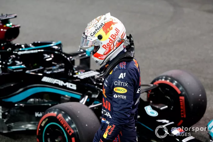 Ganador de la pole, Max Verstappen, de Red Bull Racing, celebra