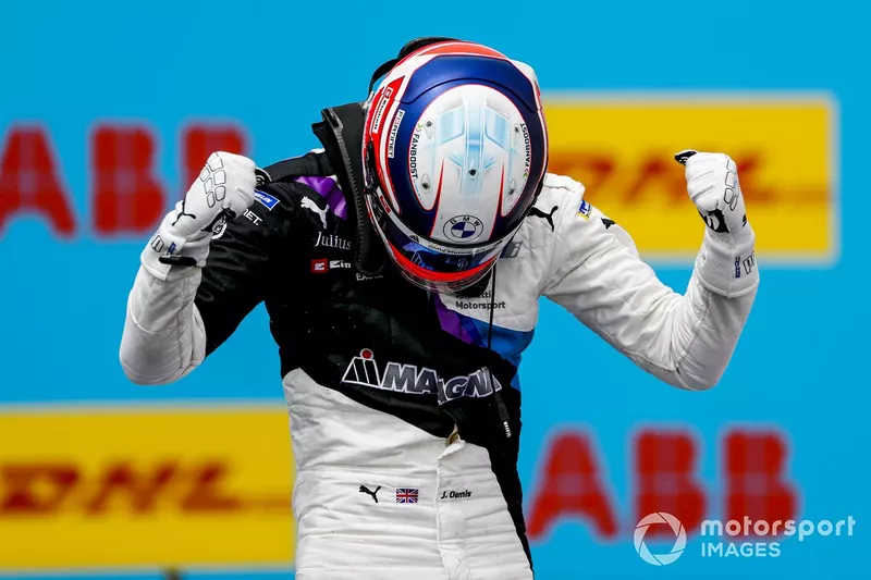 Ganador Jake Dennis, BMW i Andretti Motorsport, BMW iFE.21 celebra