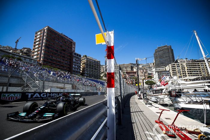 Lewis Hamilton, Mercedes W12