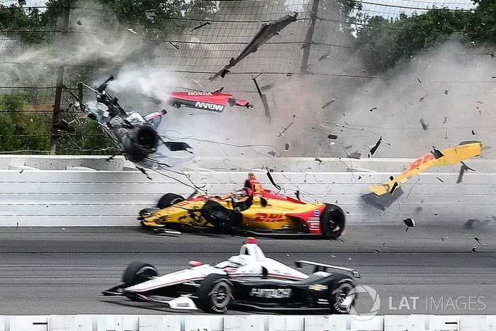 Robert Wickens, Schmidt Peterson Motorsports Honda, James Hinchcliffe, Schmidt Peterson Motorsports Honda, Ryan Hunter-Reay, Andretti Autosport Honda, Pietro Fittipaldi, Dale Coyne Racing Honda, choque