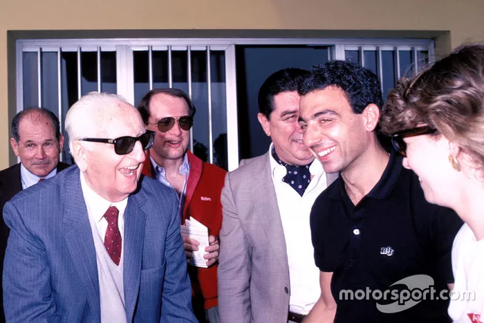 Ferrari: Race to Immortality documenta a era de ouro da década de 1950, quando a Ferrari estava se destacando. Tragédia e triunfo ocorrem lado a lado, com Enzo Ferrari no centro da construção de seu império. 