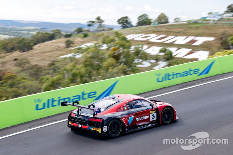 #2 Audi Sport Team Valvoline Audi R8 LMS: Christopher Mies, Christopher Haase, Markus Winkelhock