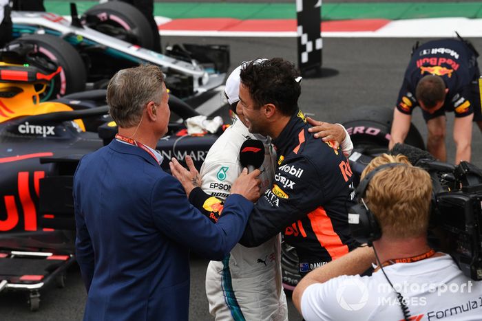 David Coulthard, Channel 4 F1 con Daniel Ricciardo, Red Bull Racing y Lewis Hamilton, Mercedes AMG F1 en Parc Ferme 