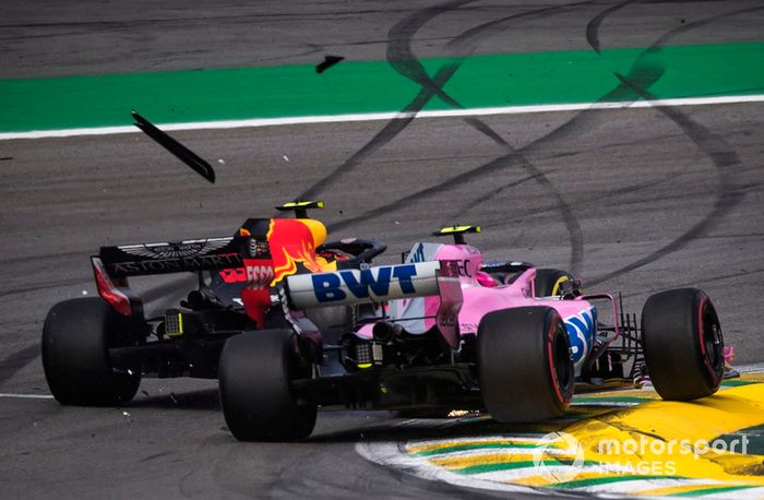 Max Verstappen, Red Bull Racing RB14 y Esteban Ocon, Force India VJM11