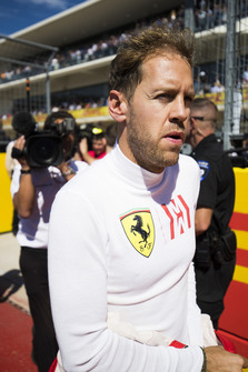 Sebastian Vettel, Ferrari, in griglia di partenza