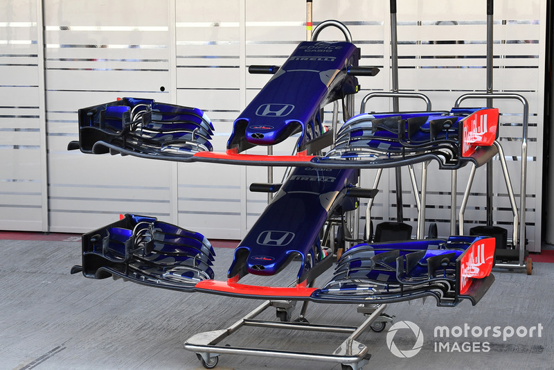 Scuderia Toro Rosso STR13 voorvleugels