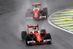 Kimi Raikkonen, Ferrari SF16-H y Sebastian Vettel, Ferrari SF16-H
