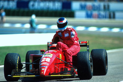 Gerhard Berger, Ferrari 412 T2, Mika Hakkinen, McLaren