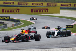 Max Verstappen, Red Bull Racing RB13 and Lewis Hamilton, Mercedes-Benz F1 W08