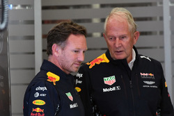 Руководитель Red Bull Racing Кристиан Хорнер и спортивный консультант Red Bull Хельмут Марко