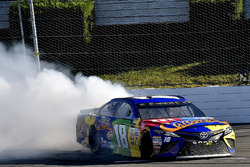 Yarış galibi Kyle Busch, Joe Gibbs Racing Toyota