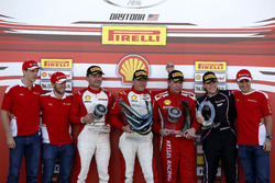 Podium : le vainqueur Thomas Loefflad, StileF Squadra Corse; le deuxième, Vladimir Hladik, Baron Service; les troisièmes, Rick Lovat, Kessel Racing; Corinna Gostner, Ineco - MP Racing avec James Calado; Sam Bird; Davide Rigon