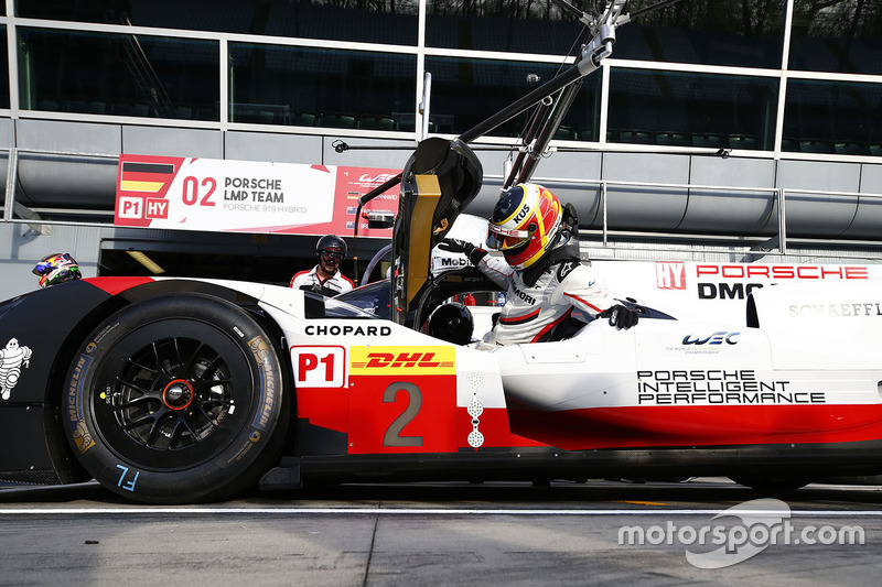 #2 Porsche Team Porsche 919 Hybrid: Timo Bernhard