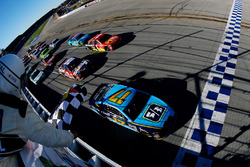Ricky Stenhouse Jr., Roush Fenway Racing Ford se lleva la victoria
