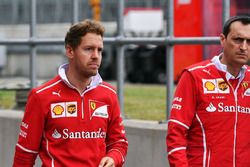 Sebastian Vettel, Ferrari y Riccardo Adami, Ferrari ingeniero de carrera