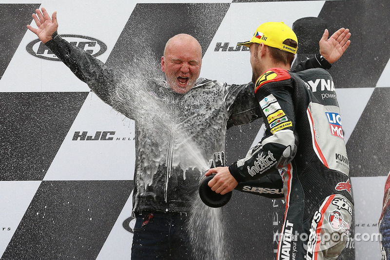 Podium: 1. Jonas Folger, Dynavolt IntactGP; Jürgen Lingg, Dynavolt IntactGP, Teammanager