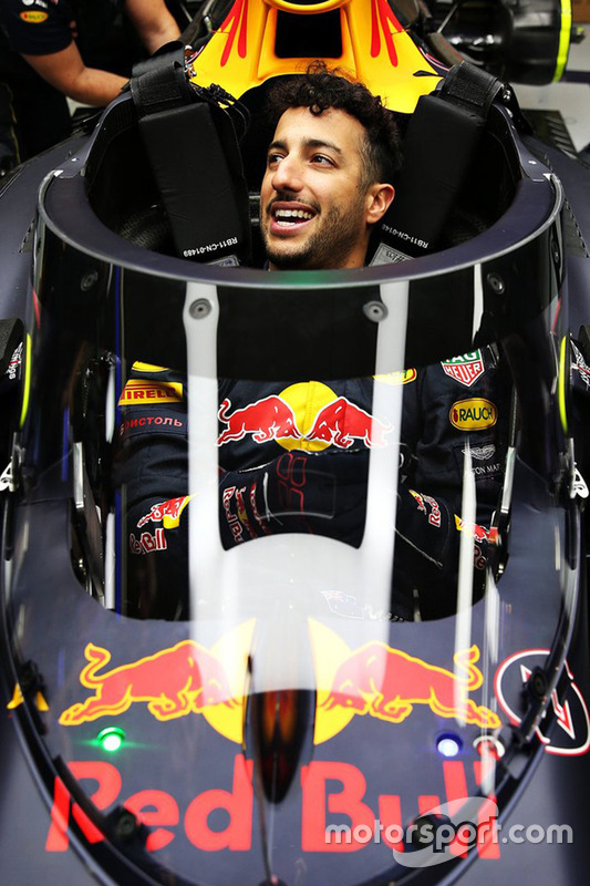 Daniel Ricciardo, Red Bull Racing RB12 with the aeroscreen