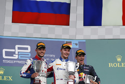 Podio: il vincitore della gara Sergey Sirotkin, ART Grand Prix; il secondo classificato Luca Ghiotto