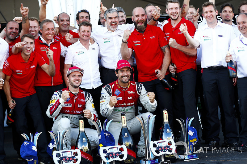 Perayaan juara tim Audi Sport ABT Schaeffler