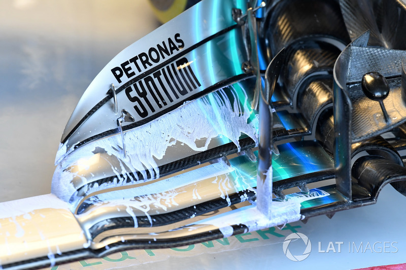 Mercedes-AMG F1 W09 detalle del ala frontal con parafina aerodinámica