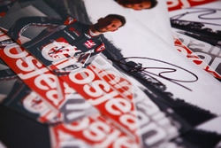 Une carte d'autographes de Romain Grosjean, Haas F1 Team